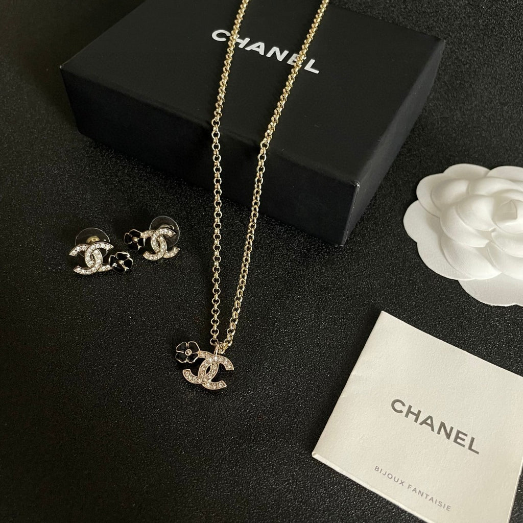 Camellia Pendant Necklace in Polished Metal-Tone – Camellia Detail – Design 013 close-up detail