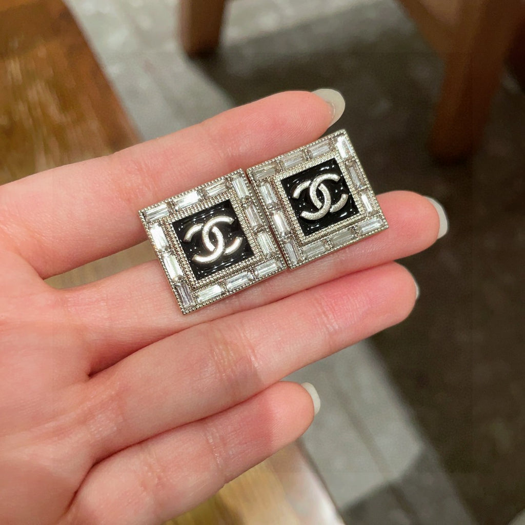 Double-C Emblem Stud Earrings in Polished Metal-Tone – Design 148 side detail