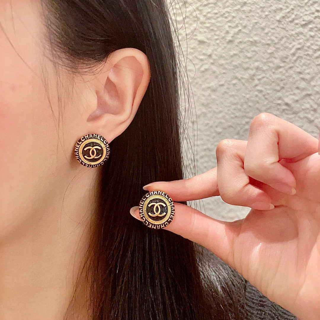 Double-C Emblem Stud Earrings in Polished Metal-Tone – Design 144 main product view