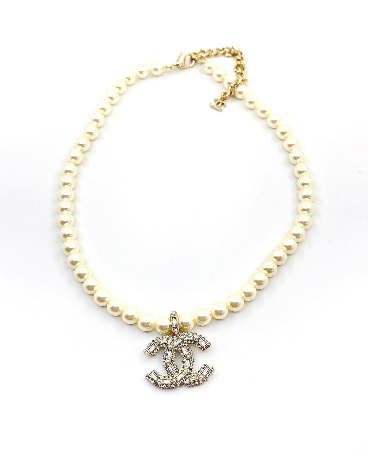 Pearl Pearl-Detail Pendant Necklace – Pearl Detail – Design 030 main product view