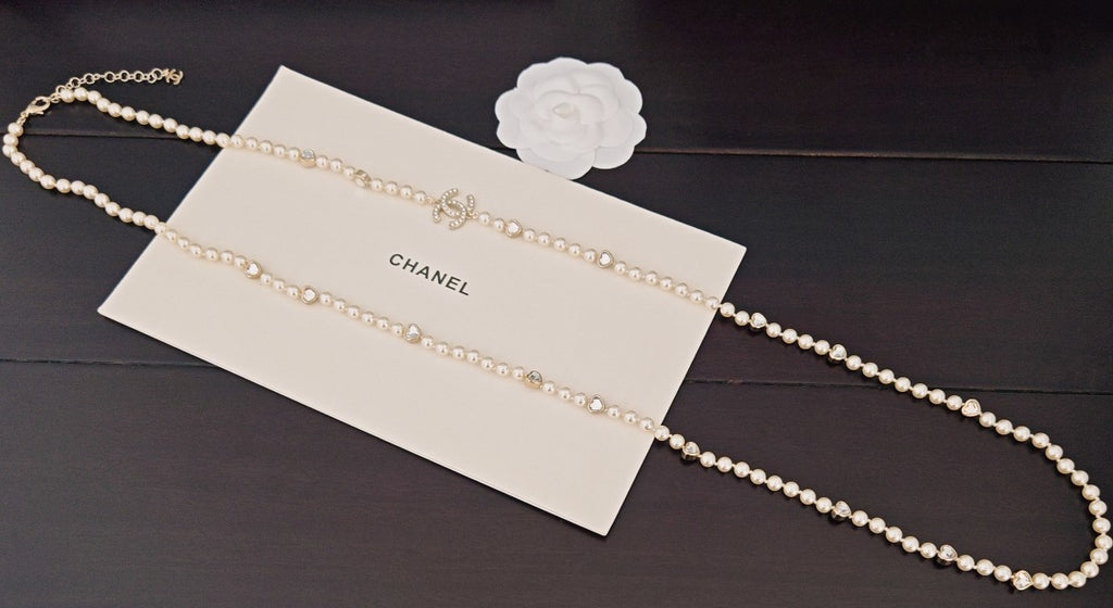 Heart Pearl-Detail Pendant Necklace – Pearl Detail detail view