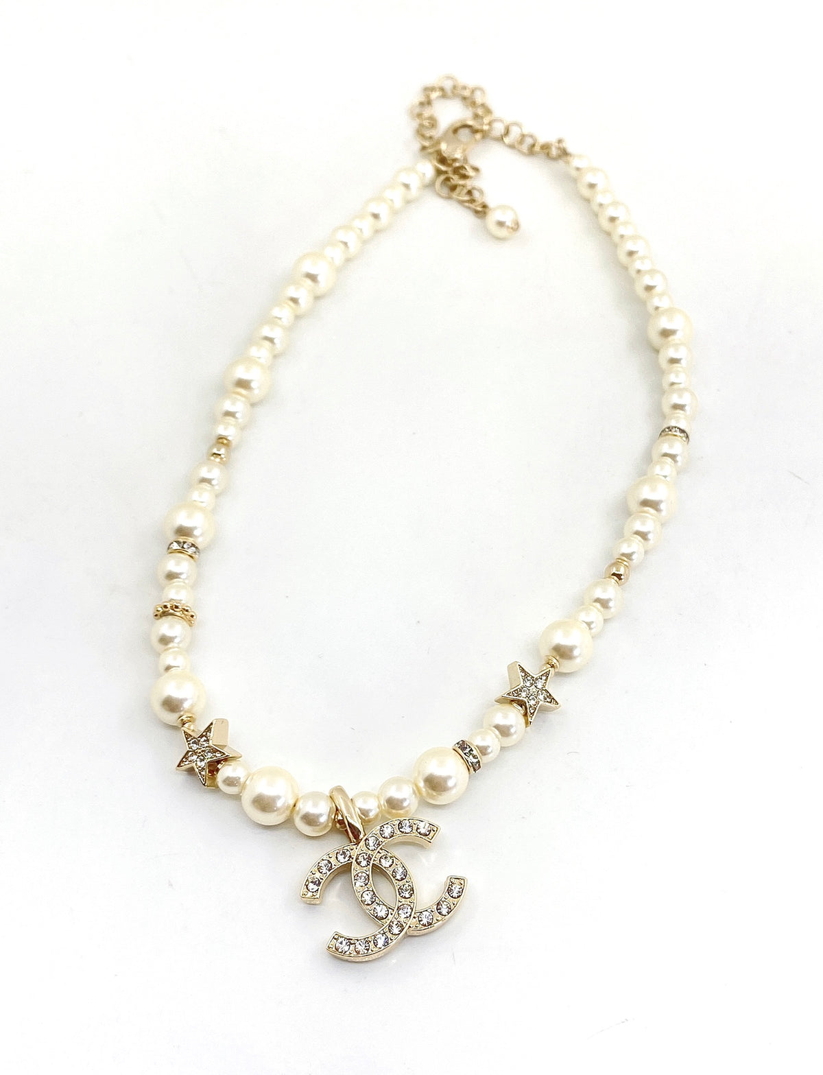 Double-C Emblem Pearl-Detail Pendant Necklace – Pearl Detail – Design 048 detail view