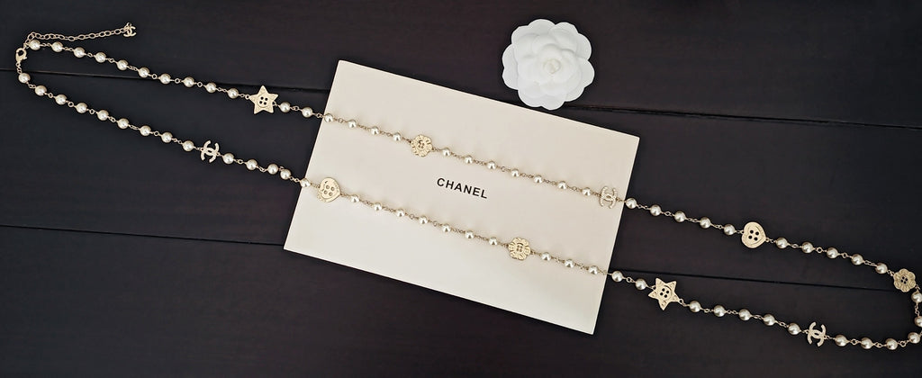 Pearl Pearl-Detail Pendant Necklace – Pearl Detail – Design 028 detail view