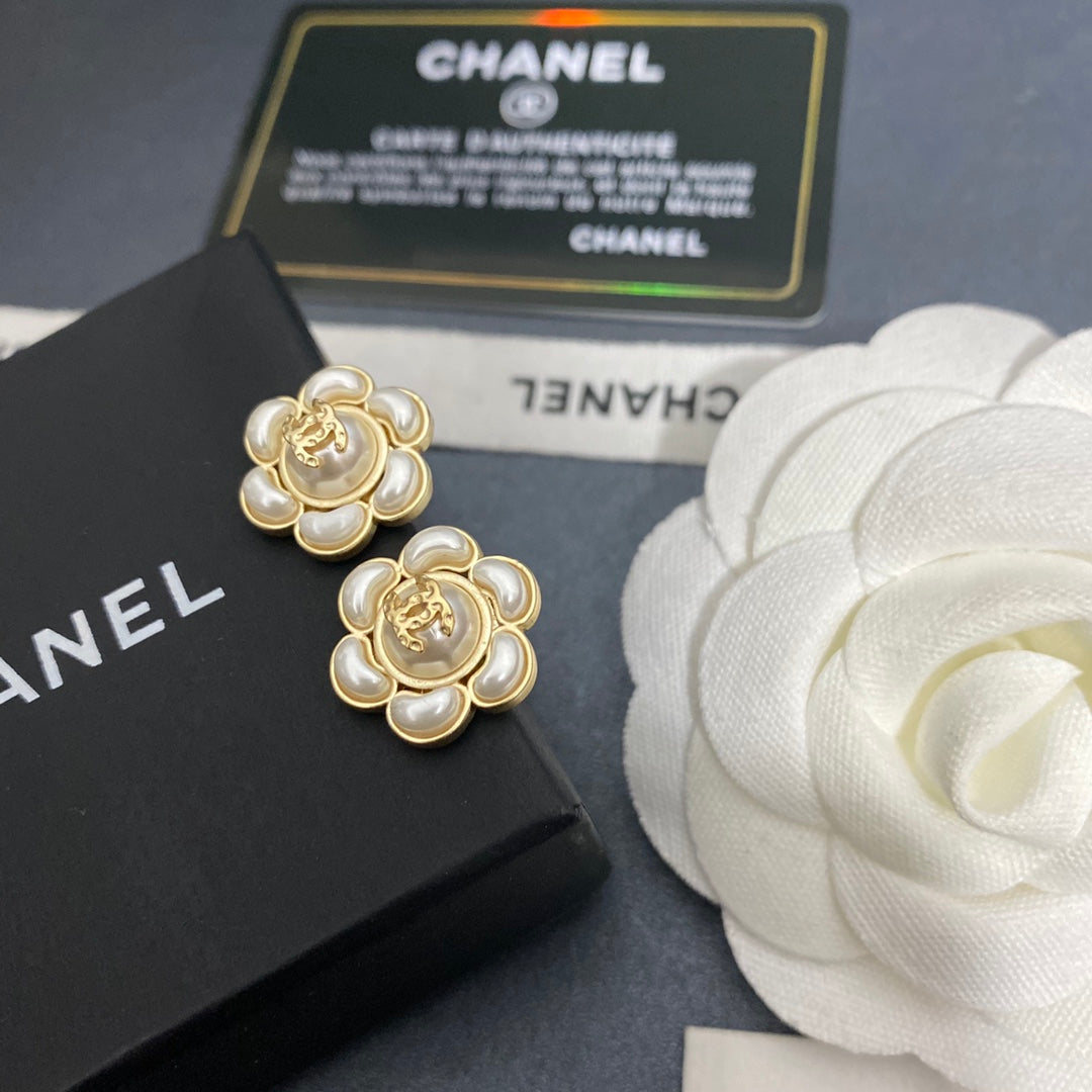 Pearl Pearl-Detail Stud Earrings – Pearl Detail – Design 012 styled product view