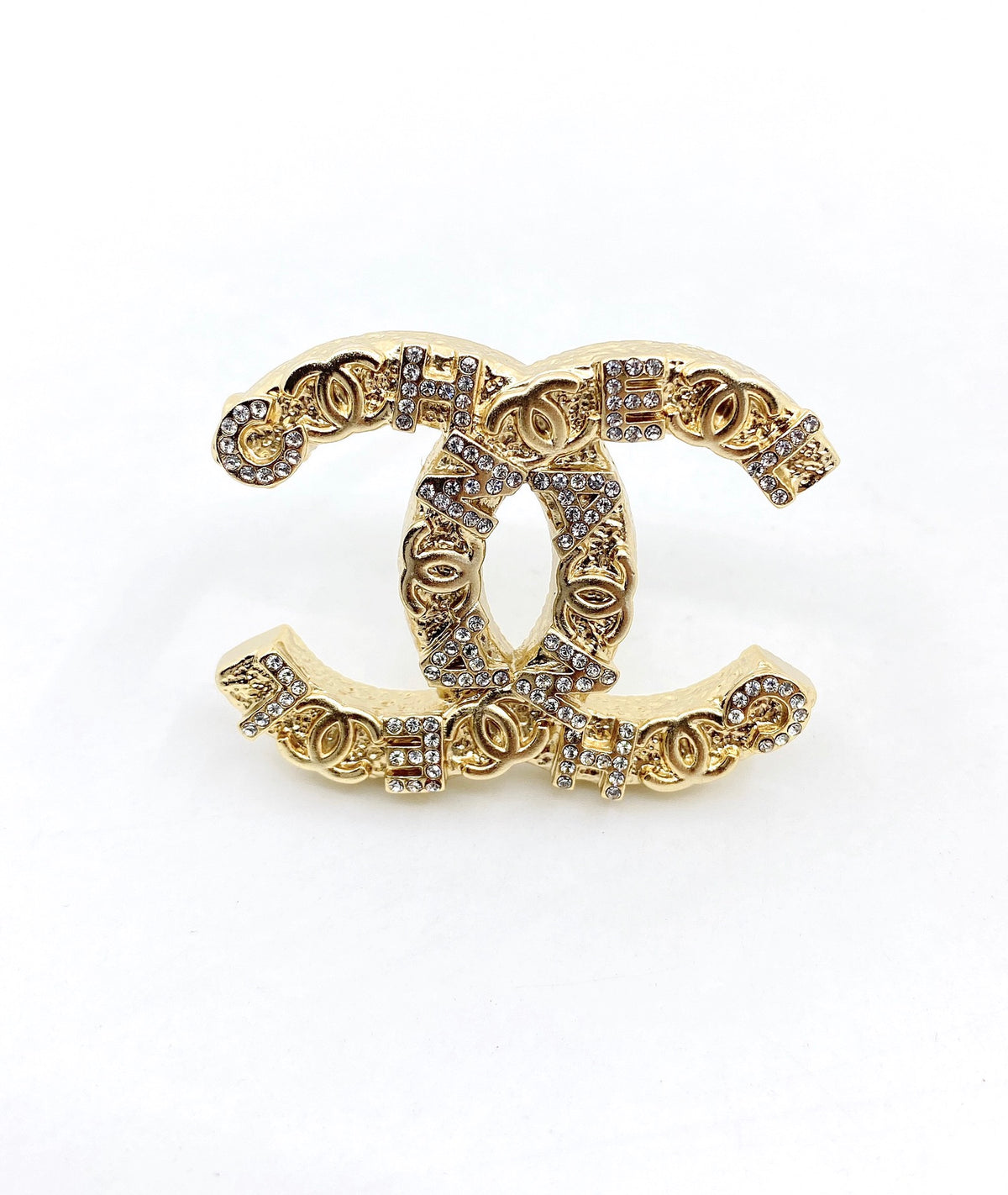 Double-C Emblem Brooch in Gold-Tone – Design 007 main product view