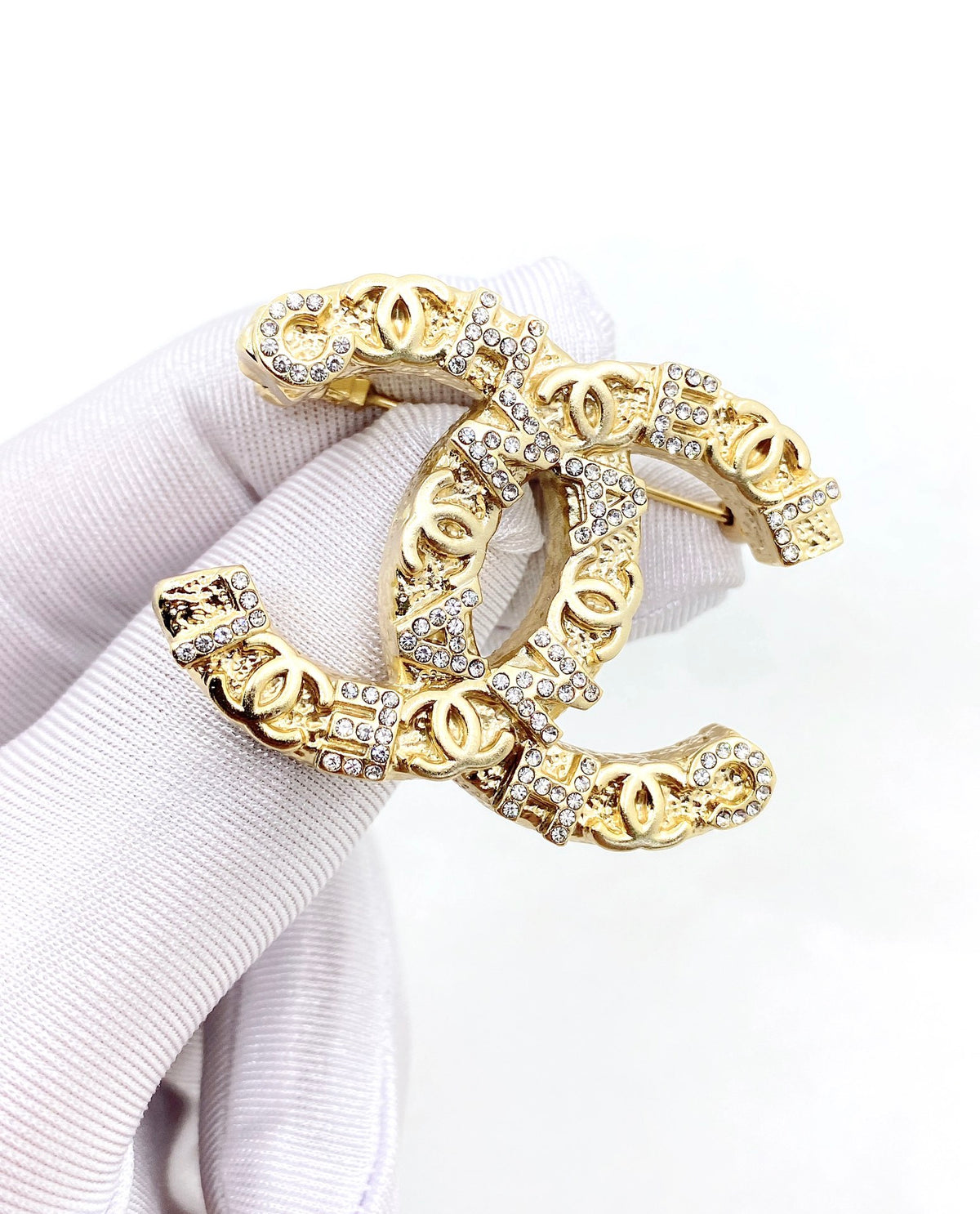 Double-C Emblem Brooch in Gold-Tone – Design 008 front product view
