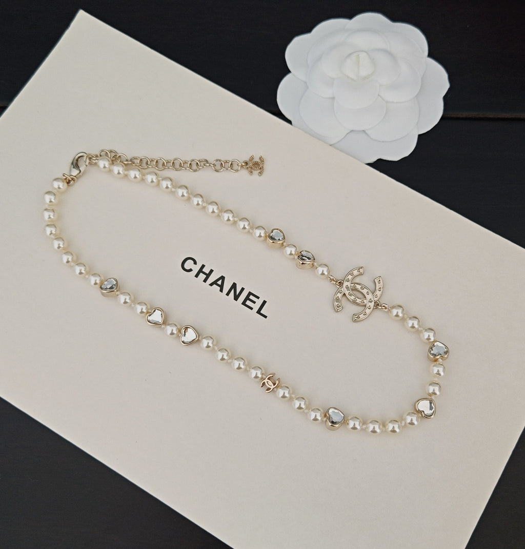 Heart Pearl-Detail Pendant Necklace – Pearl Detail – Design 005 side detail