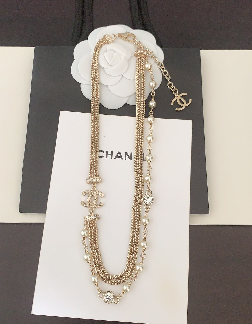 Bow Pendant Necklace in Gold-Tone – Design 004 side detail