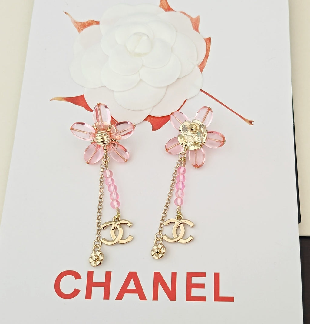 Floral Jewelry Accessory in Gold-Tone – Pink Detail front product view