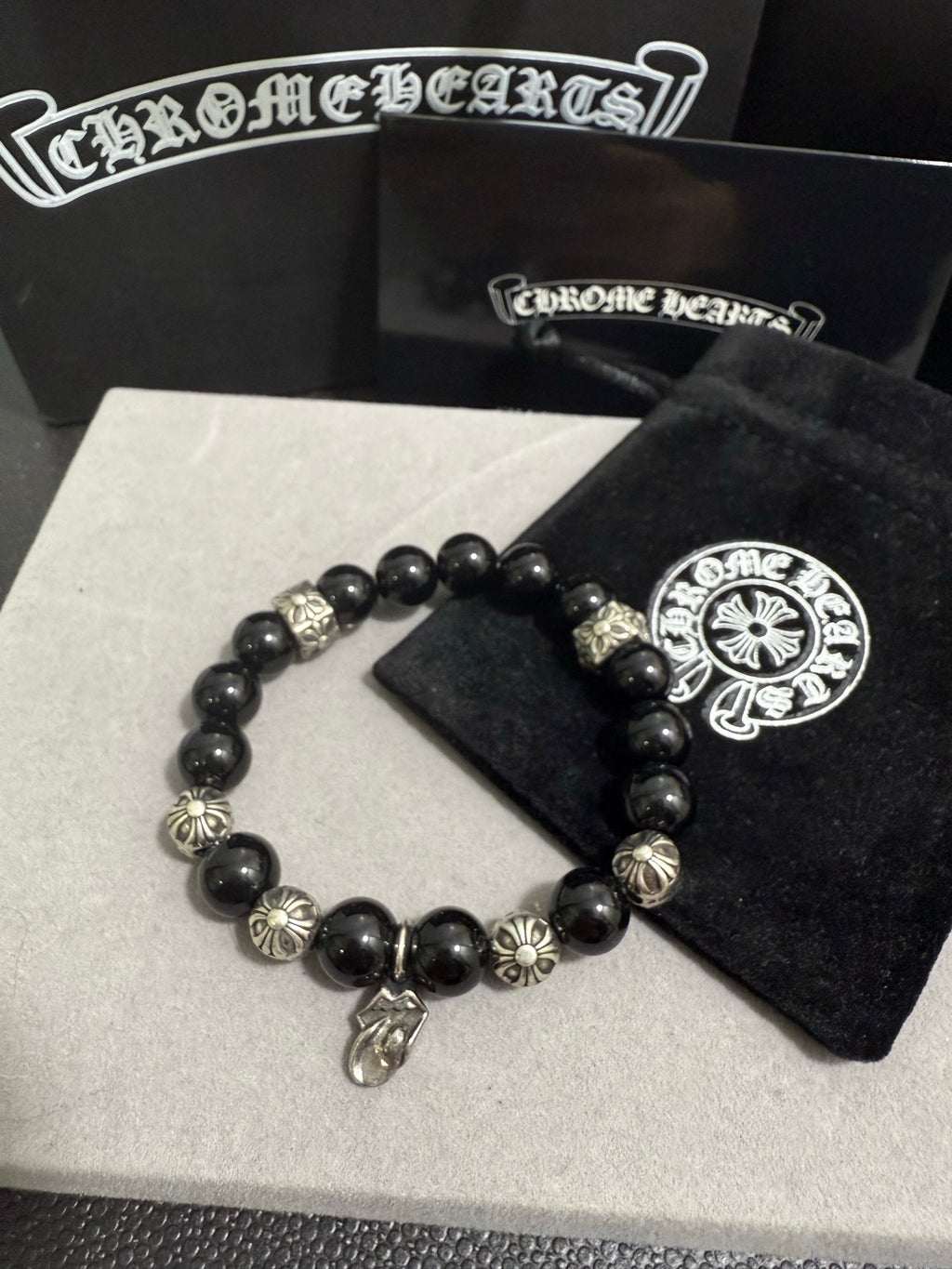 Gothic Emblem Beaded Bracelet in Antique Silver-Tone – Design 26 detail view