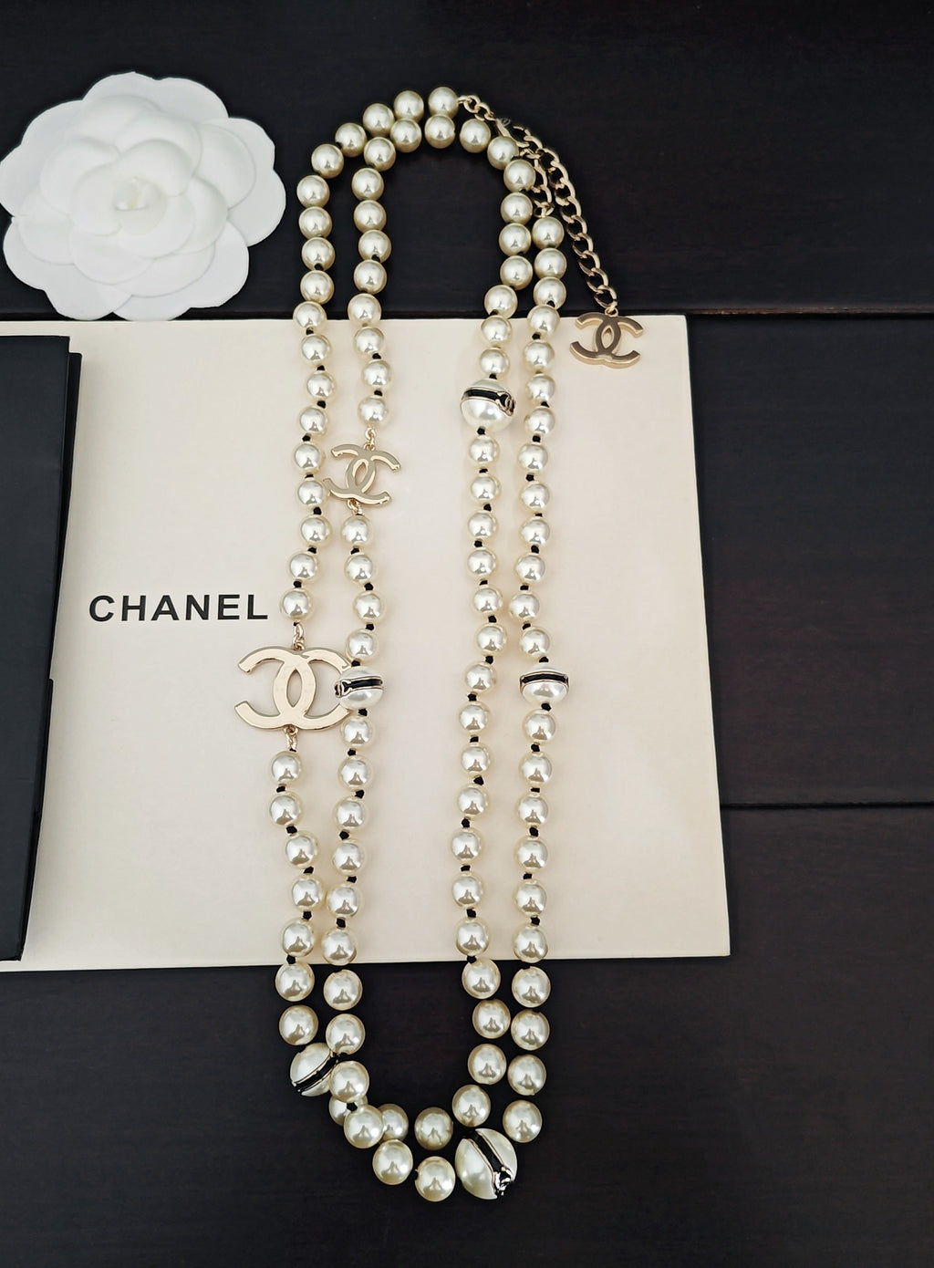 Pearl Pearl-Detail Pendant Necklace – Pearl Detail – Design 025 front product view
