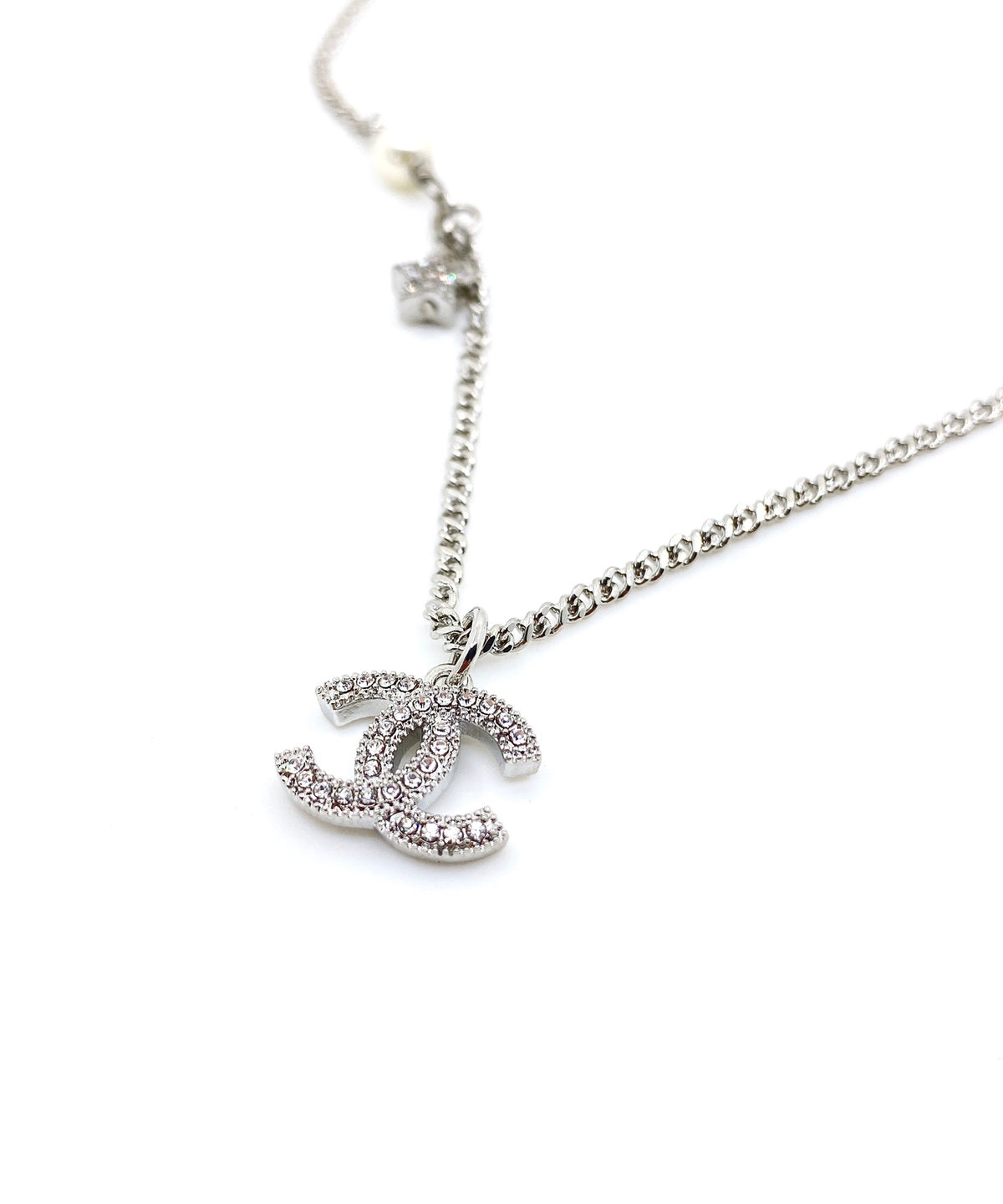 Star Pendant Necklace in Polished Metal-Tone – Star Detail – Design 002 detail view