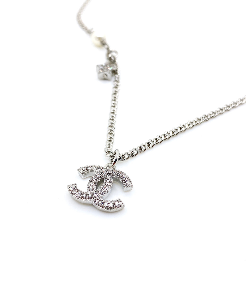 Star Pendant Necklace in Polished Metal-Tone – Star Detail – Design 003 detail view