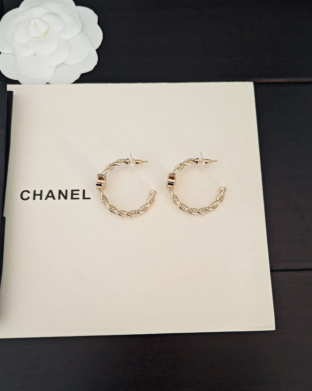 Signature Emblem Jewelry Accessory in Gold-Tone – Design 009 side detail