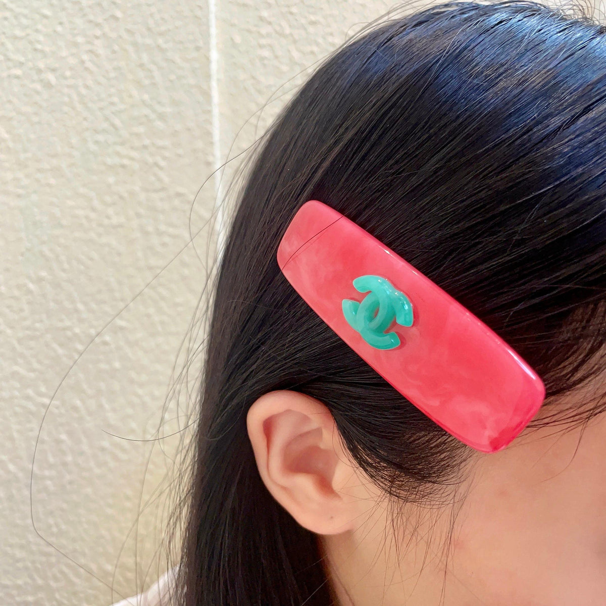 Double-C Emblem Hair Clip – Design 030 front product view