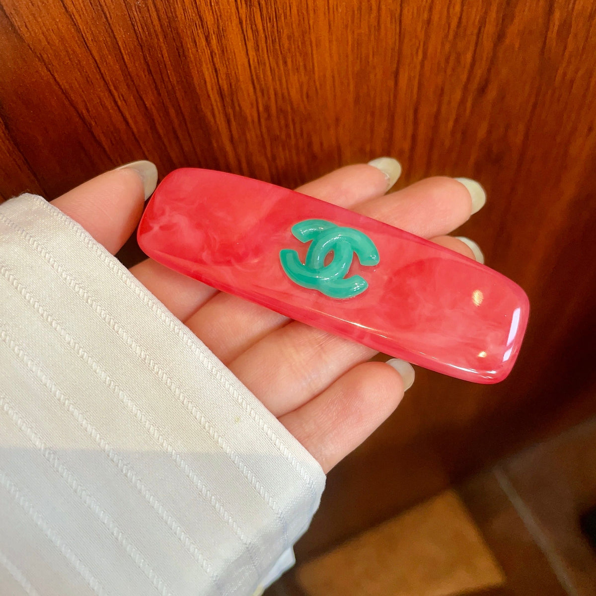 Double-C Emblem Hair Clip – Design 025 side detail