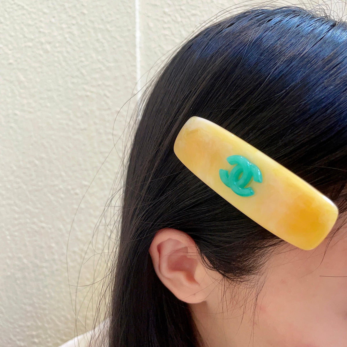 Double-C Emblem Hair Clip – Design 023 front product view