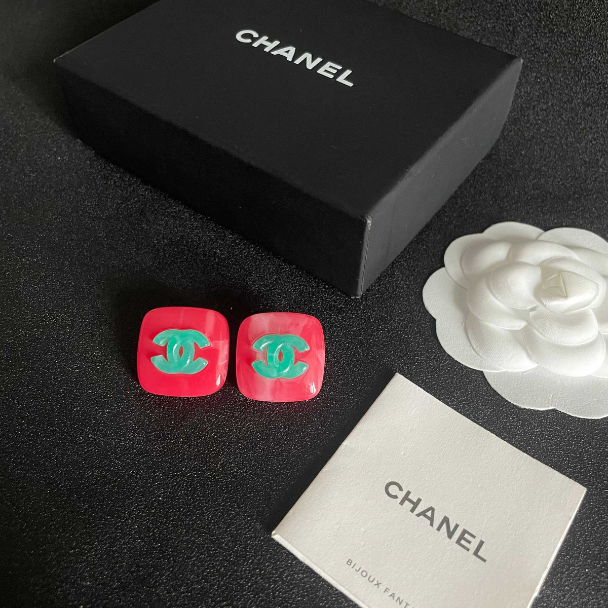 Double-C Emblem Stud Earrings in Polished Metal-Tone – Design 320 close-up detail