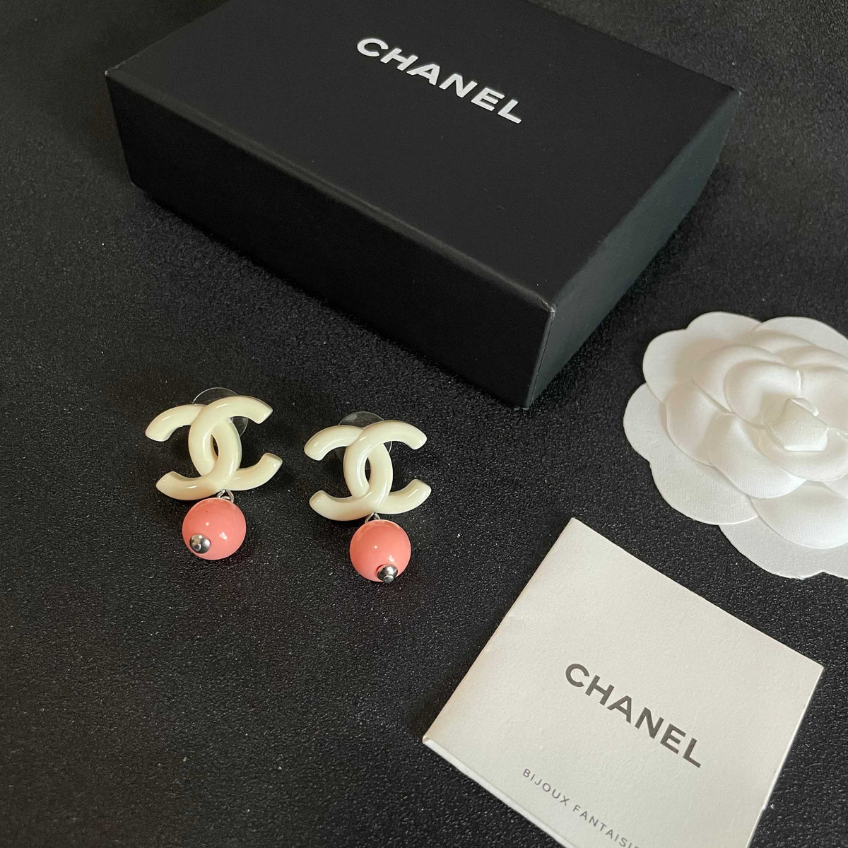 Double-C Emblem Pearl-Detail Statement Earrings – Pearl Detail – Design 006 close-up detail