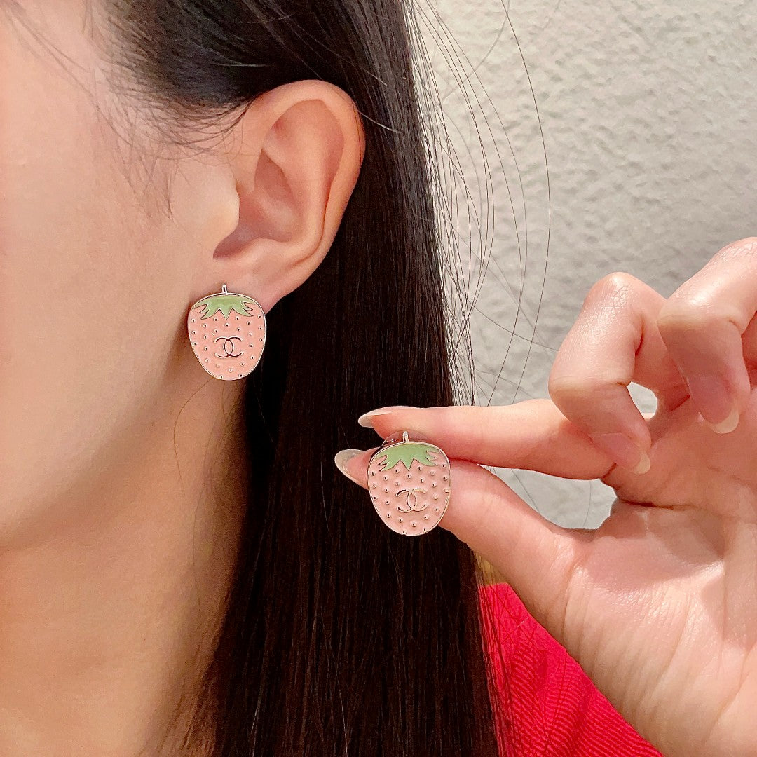 Double-C Emblem Stud Earrings in Polished Metal-Tone – Design 292 main product view