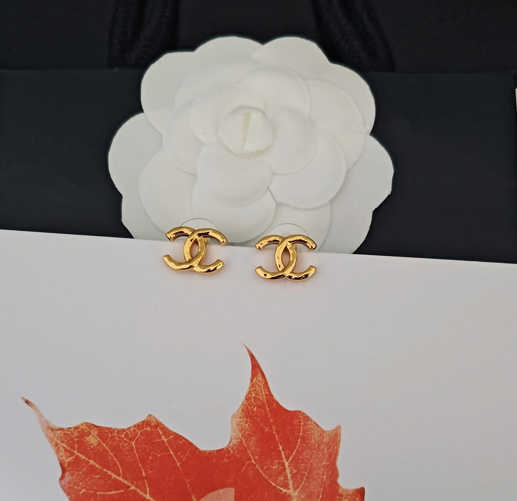 Signature Emblem Stud Earrings in Gold-Tone – Design 027 close-up detail