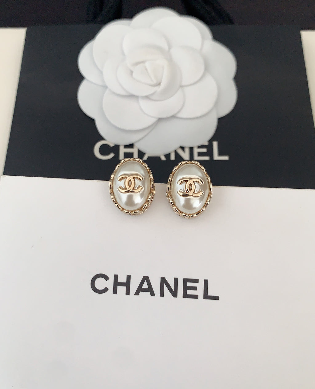 Pearl Pearl-Detail Stud Earrings – Pearl Detail – Design 004 styled product view