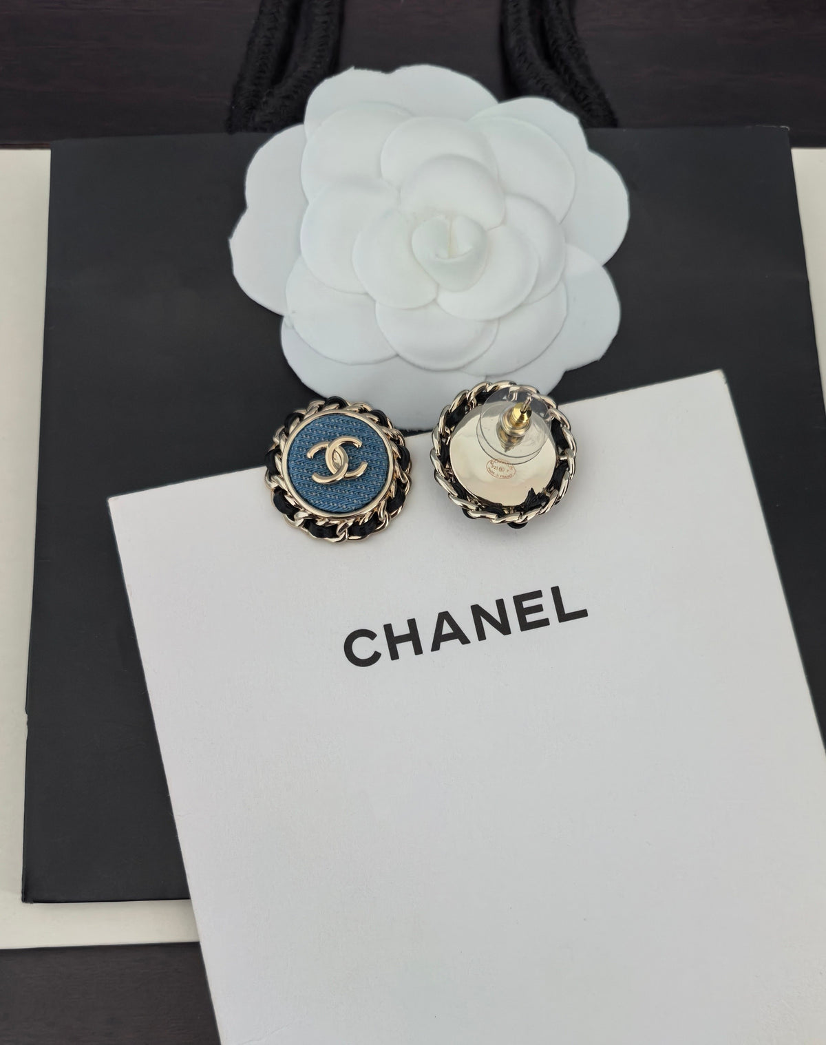 Round Stud Earrings in Gold-Tone – Blue Detail detail view