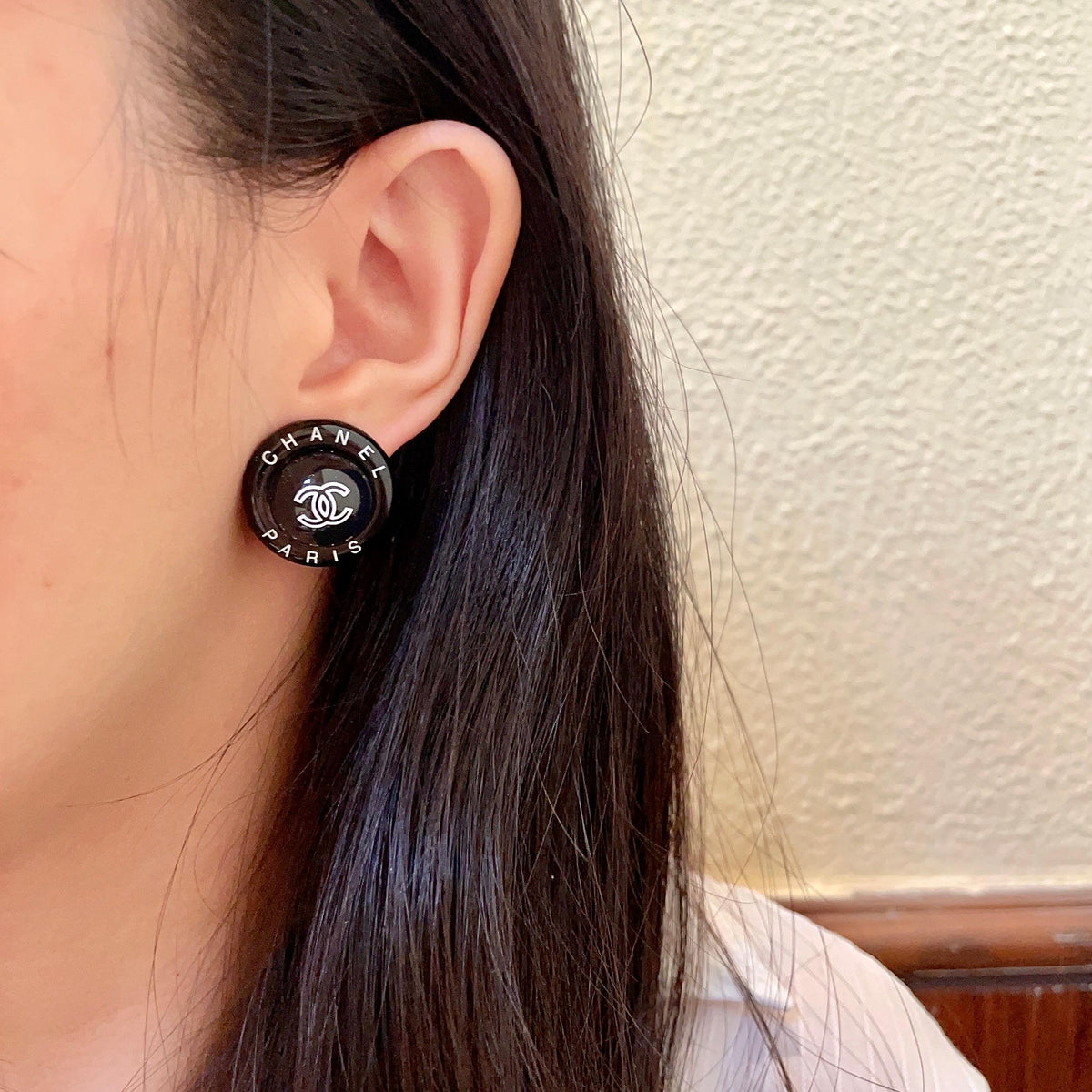 Double-C Emblem Stud Earrings in Polished Metal-Tone – Design 358 detail view