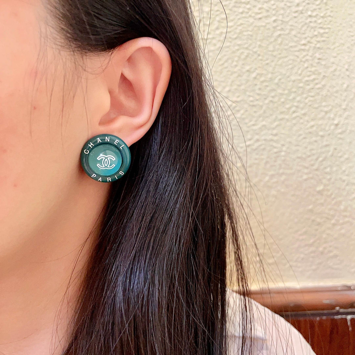 Double-C Emblem Stud Earrings in Polished Metal-Tone – Design 173 detail view