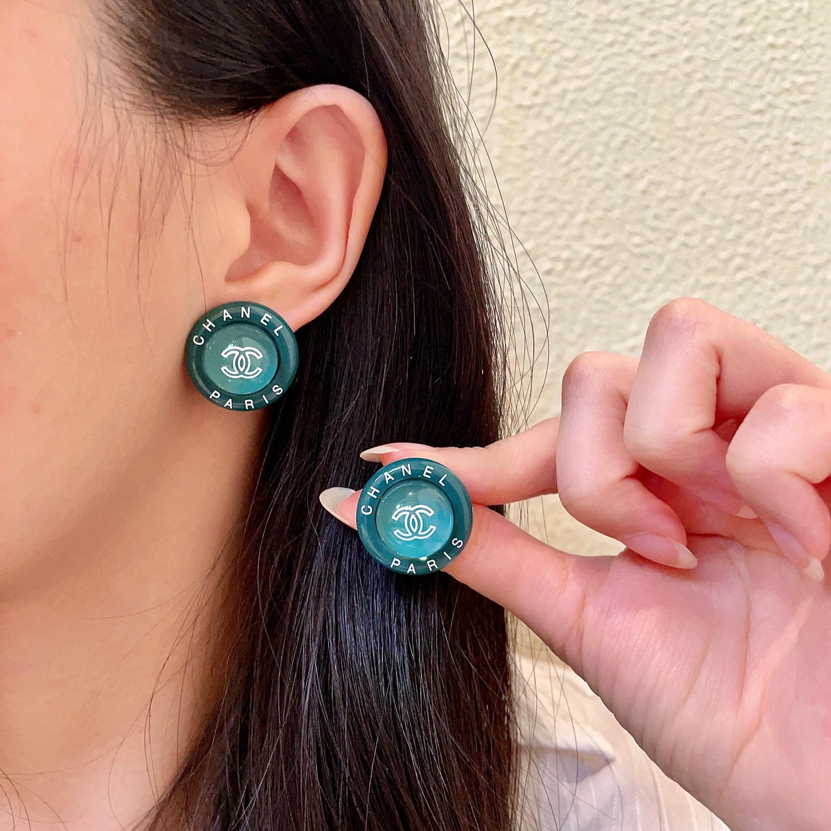 Double-C Emblem Stud Earrings in Polished Metal-Tone – Design 173 main product view