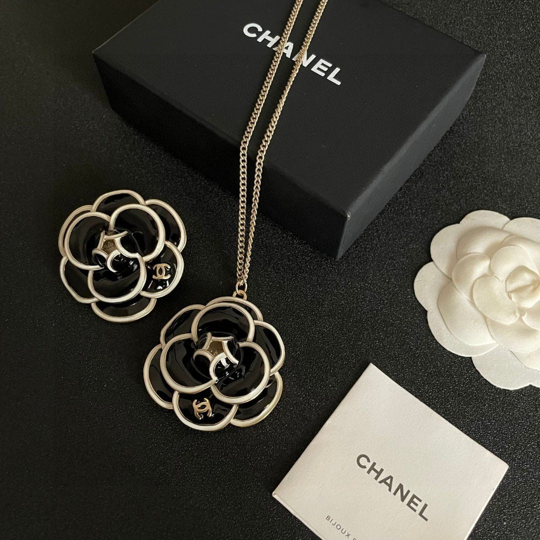 Camellia Pendant Necklace in Polished Metal-Tone – Camellia Detail – Design 029 close-up detail