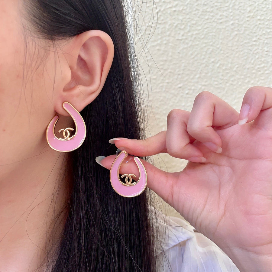 Double-C Emblem Stud Earrings in Polished Metal-Tone – Design 461 main product view