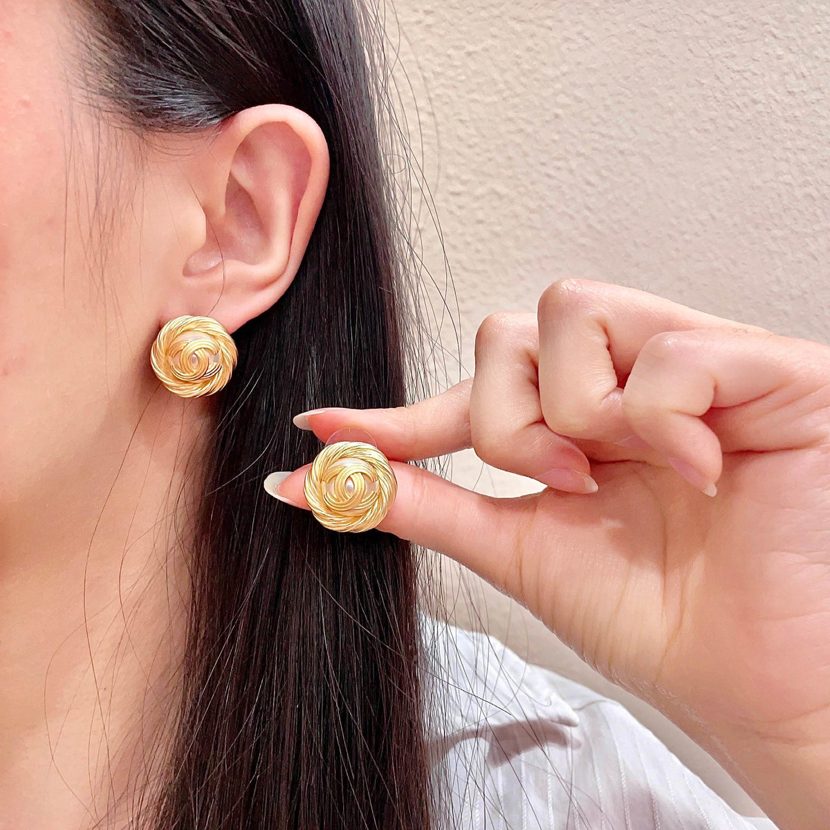 Double-C Emblem Stud Earrings in Polished Metal-Tone – Design 386 main product view