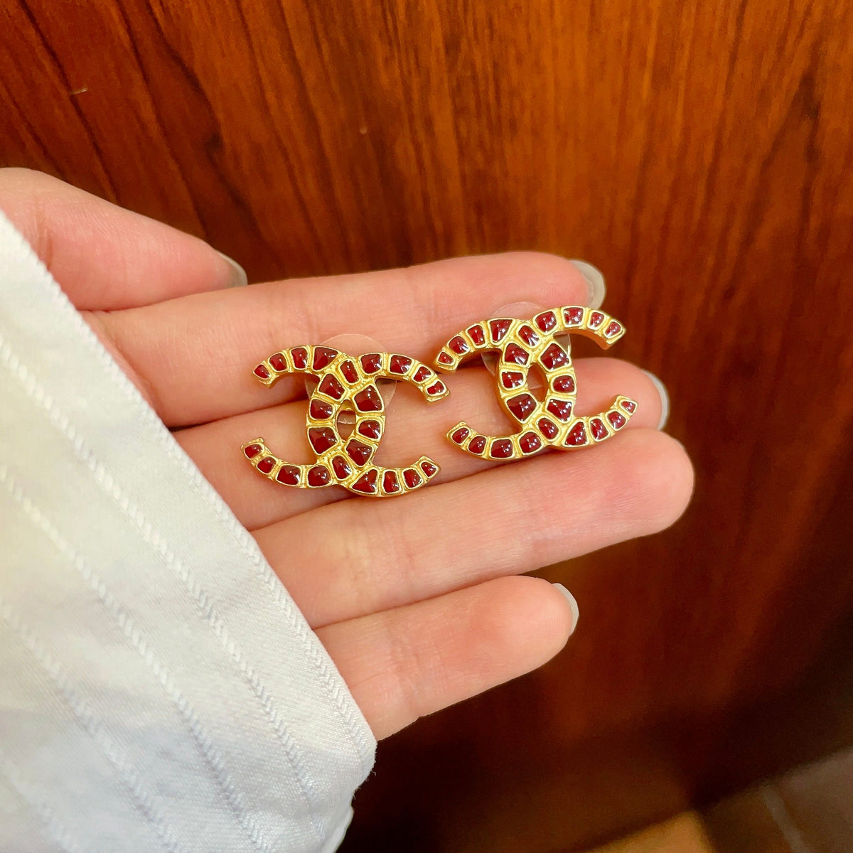 Double-C Emblem Stud Earrings in Polished Metal-Tone – Design 394 side detail