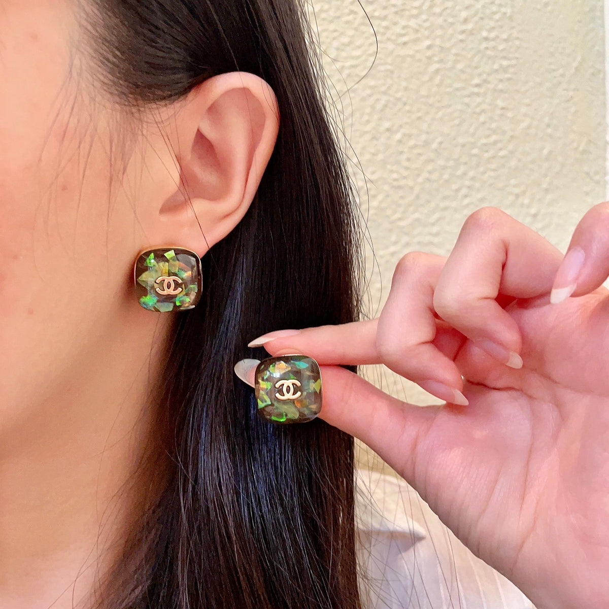 Double-C Emblem Stud Earrings in Polished Metal-Tone – Design 120 main product view