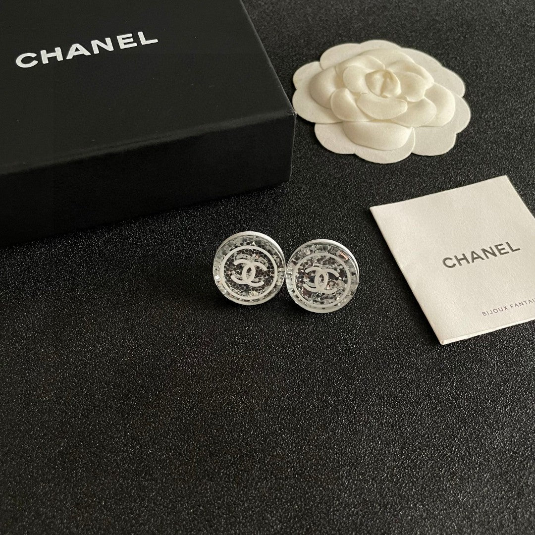 Double-C Emblem Stud Earrings in Polished Metal-Tone – Design 371 styled product view