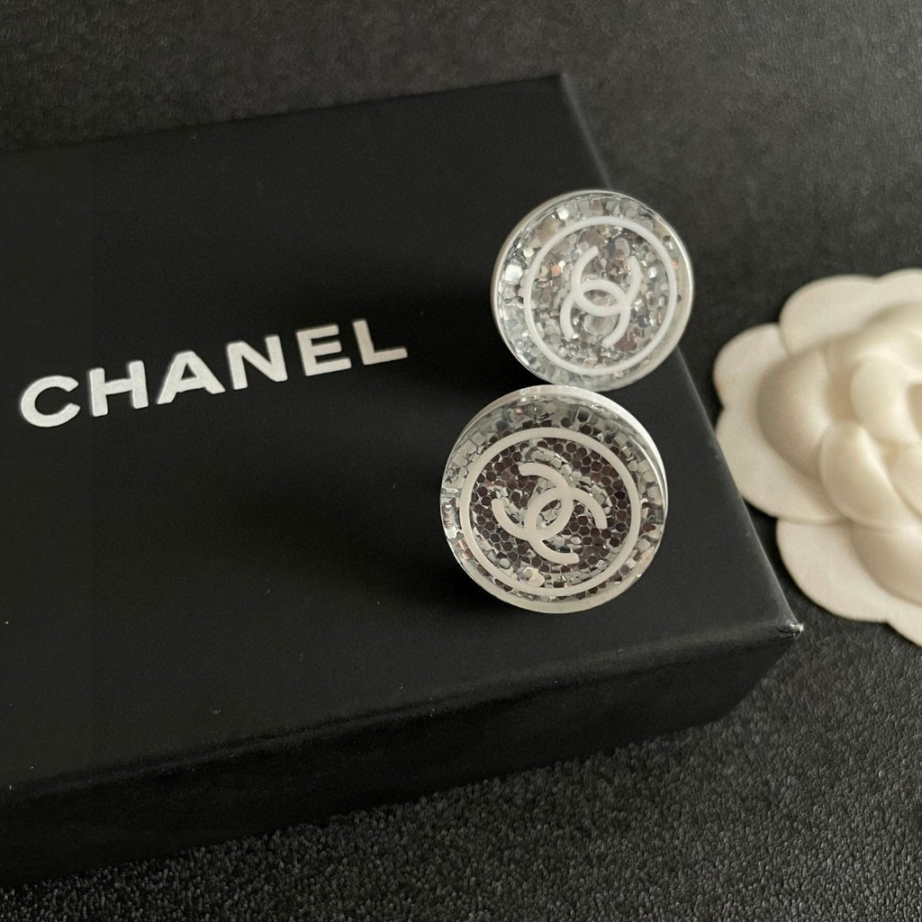 Double-C Emblem Stud Earrings in Polished Metal-Tone – Design 371 detail view