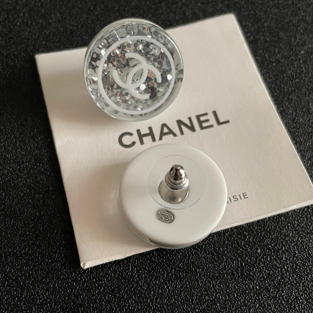 Double-C Emblem Stud Earrings in Polished Metal-Tone – Design 181 main product view
