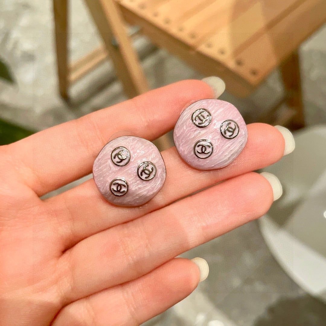 Double-C Emblem Stud Earrings in Polished Metal-Tone – Design 123 side detail