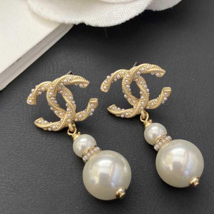 Pearl Pearl-Detail Stud Earrings – Pearl Detail – Design 013 front product view