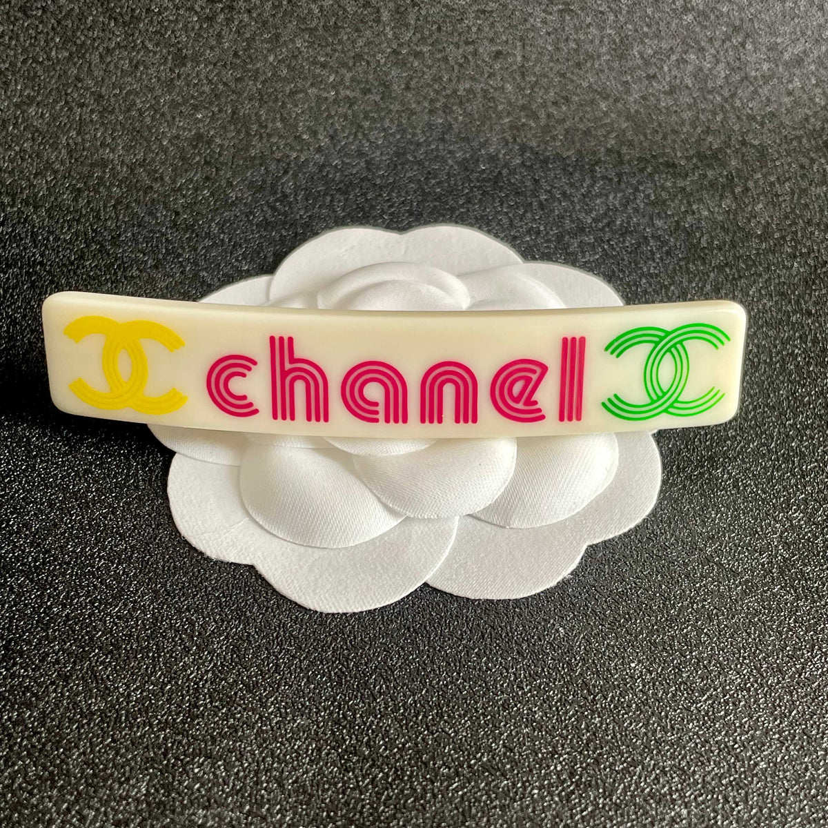 Double-C Emblem Hair Clip – Design 034 front product view