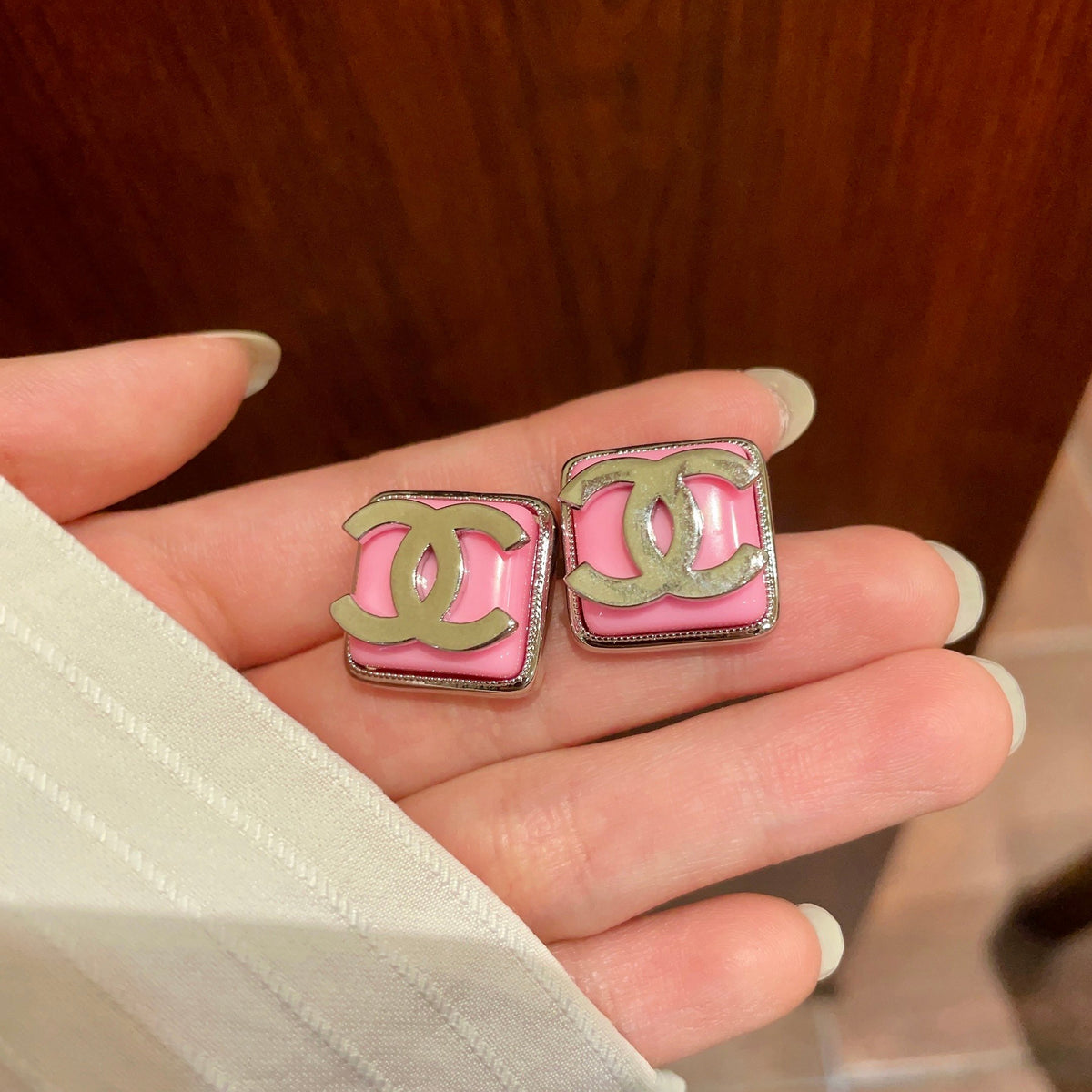 Double-C Emblem Stud Earrings in Polished Metal-Tone – Design 190 side detail