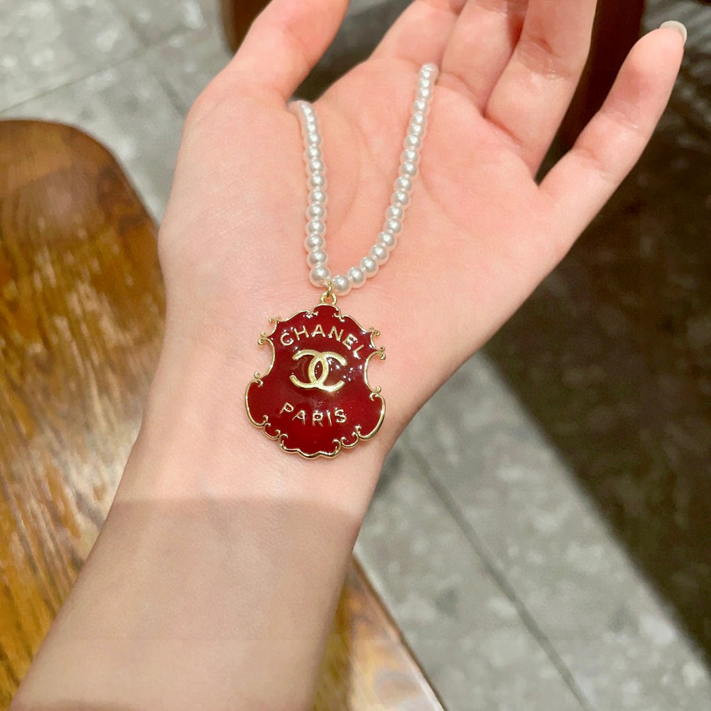 Double-C Emblem Pearl-Detail Pendant Necklace – Pearl Detail – Design 032 side detail