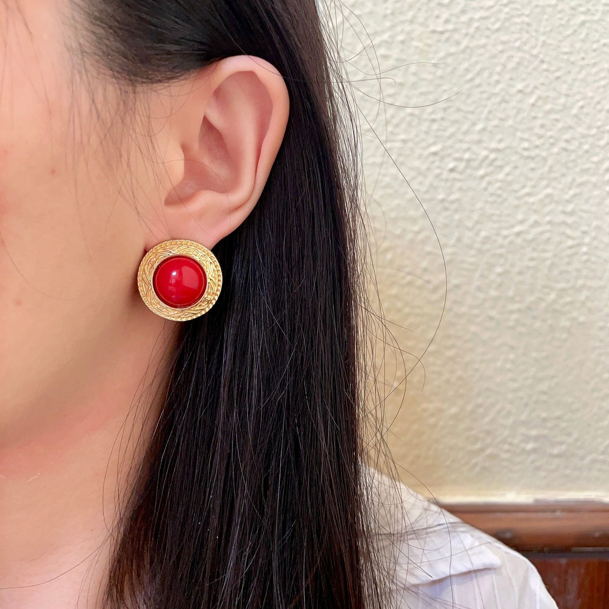 Double-C Emblem Stud Earrings in Polished Metal-Tone – Design 066 detail view