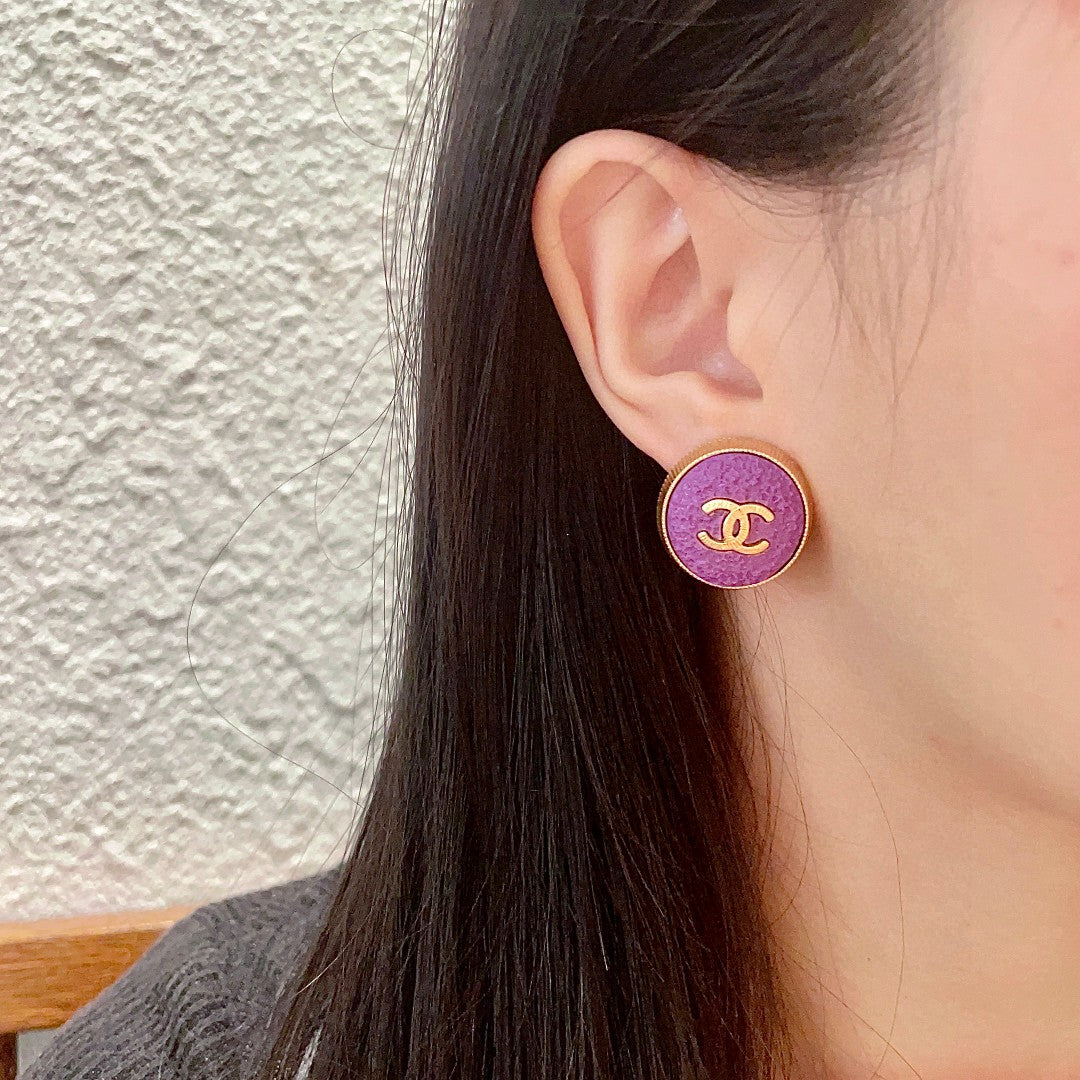 Double-C Emblem Stud Earrings in Polished Metal-Tone – Design 211 detail view