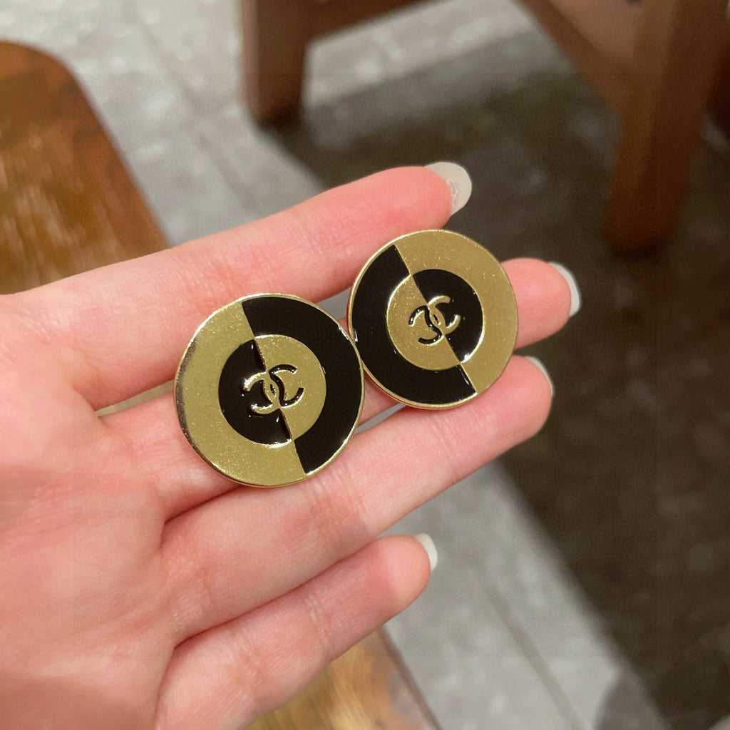 Double-C Emblem Stud Earrings in Polished Metal-Tone – Design 179 side detail