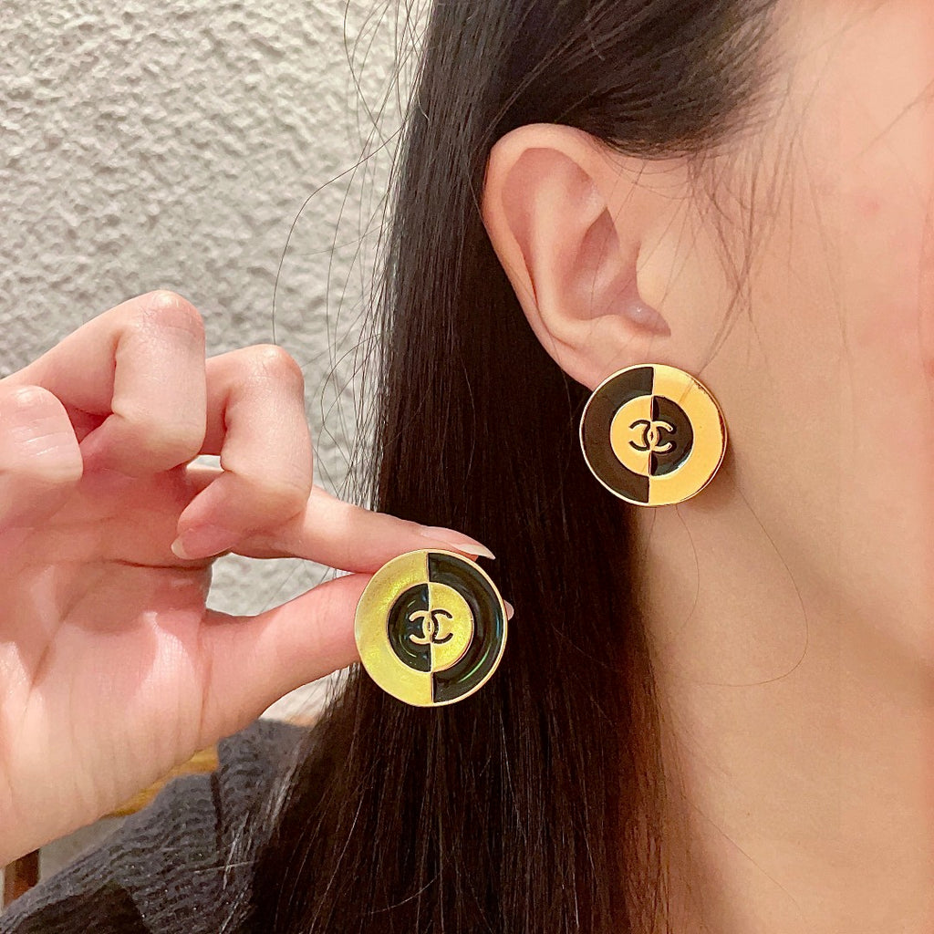 Double-C Emblem Stud Earrings in Polished Metal-Tone – Design 369 main product view