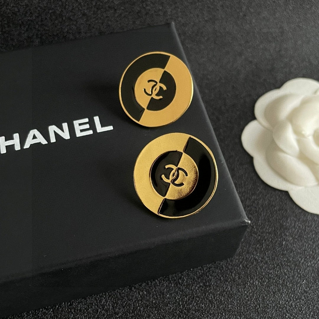 Double-C Emblem Stud Earrings in Polished Metal-Tone – Design 179 detail view