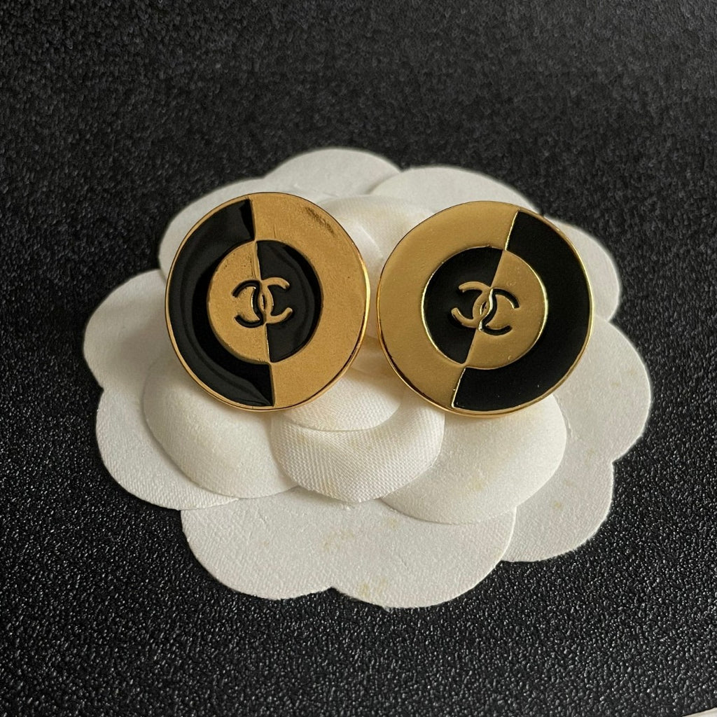 Double-C Emblem Stud Earrings in Polished Metal-Tone – Design 179 front product view