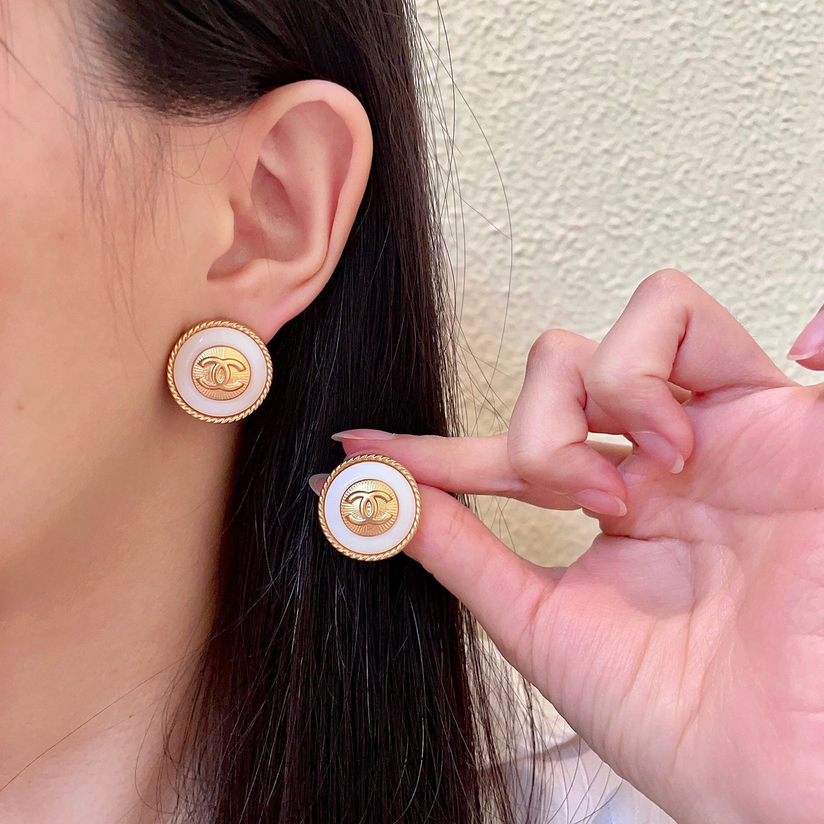 Double-C Emblem Stud Earrings in Polished Metal-Tone – Design 210 main product view